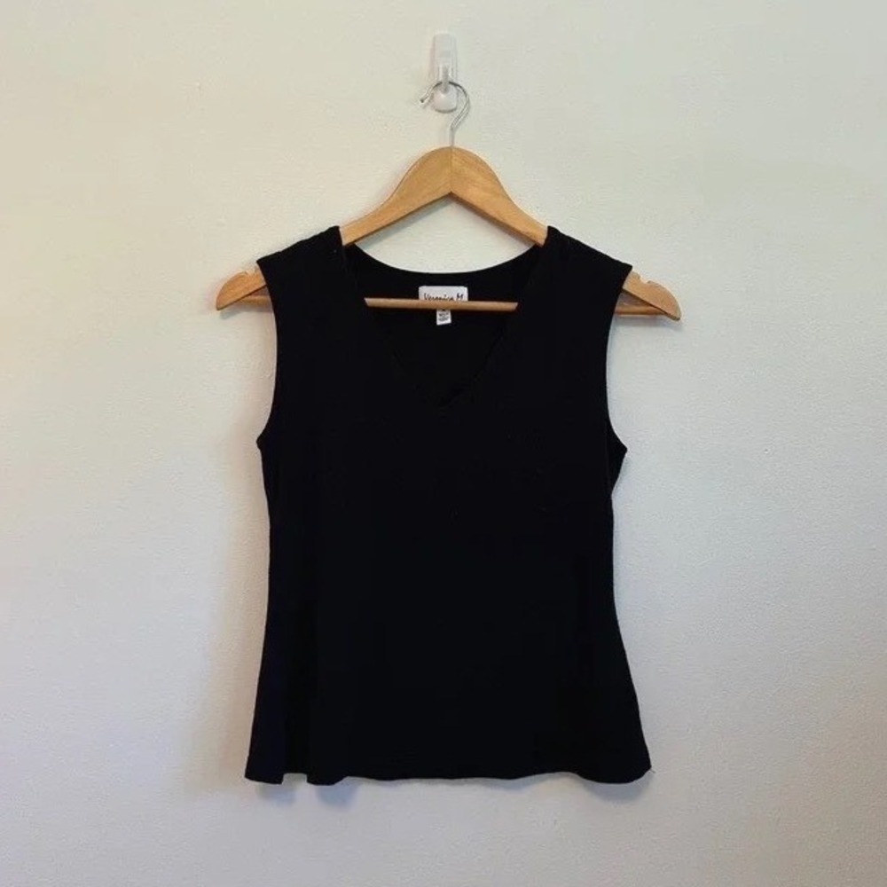 Veronica M Black V-Neck Sleeveless Tank Top | Size Medium